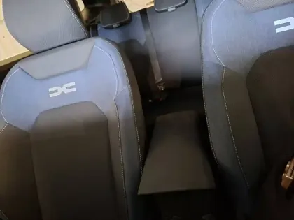 Photo 46 Dacia Duster  Hybrid 140