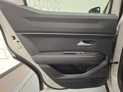 Photo 38 Dacia Duster  Hybrid-G 150 4x4