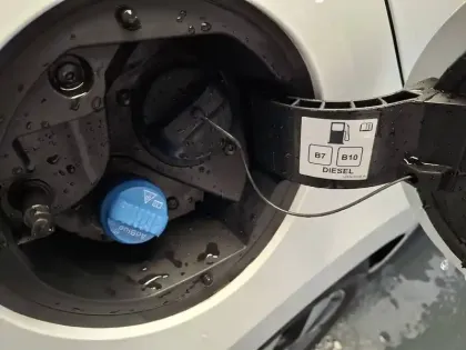 Photo 68 Renault Clio  Blue dCi 100