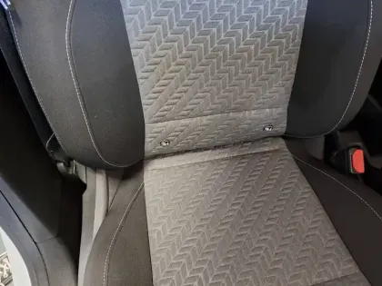 Photo 28 Renault Clio  Blue dCi 100