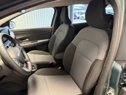 Photo 9 Dacia Jogger  Hybrid 140 7 places GSR2