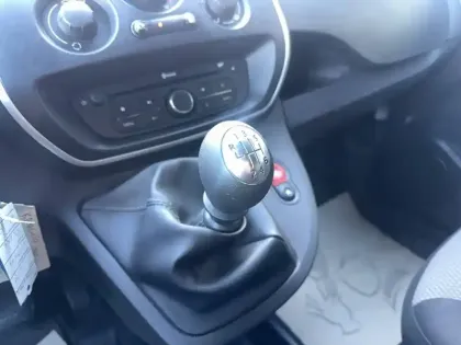 Photo 78 Renault Kangoo Gén. II (K61) Ph2 NG Trend 5