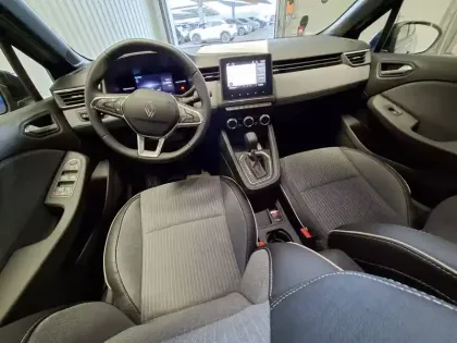 Photo 10 Renault Clio  E-Tech full hybrid 145 ch GSR2