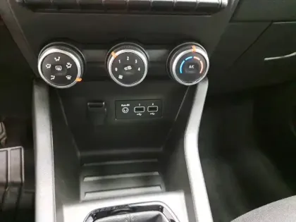 Photo 34 Renault Clio  Blue dCi 100 - 21N