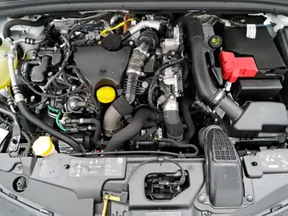 Photo 54 Renault Clio Gén. V (BJA) Ph1 Business 5