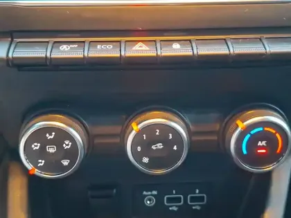 Photo 82 Renault Clio Gén. V (BJA) Ph1 Business 5