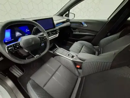 Photo 35 Renault Clio  E-Tech full hybrid 160 ch