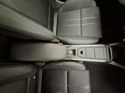 Photo 33 Renault Clio  E-Tech full hybrid 160 ch