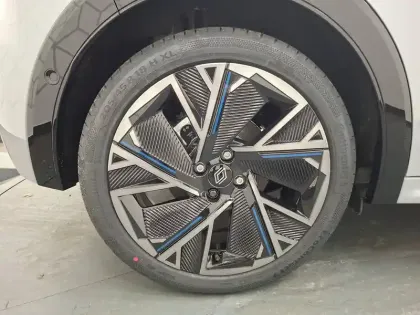 Photo 17 Renault Clio  E-Tech full hybrid 160 ch