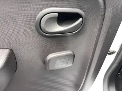 Photo 61 Renault Twingo  III SCe 65