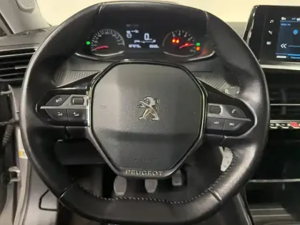 Photo 30 Peugeot 2008  PureTech 100 S&S BVM6