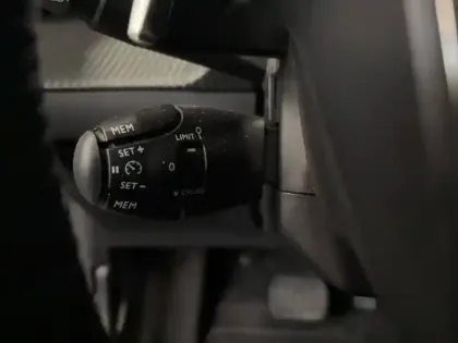 Photo 16 Peugeot 208  Hybrid 110 e-DCS6