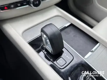 Photo 12 Volvo Xc60  T6 Recharge AWD 253 ch + 145 ch Geartronic 8