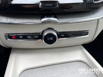 Photo 25 Volvo Xc60  T6 Recharge AWD 253 ch + 145 ch Geartronic 8