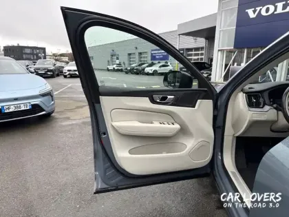 Photo 15 Volvo Xc60  T6 Recharge AWD 253 ch + 145 ch Geartronic 8