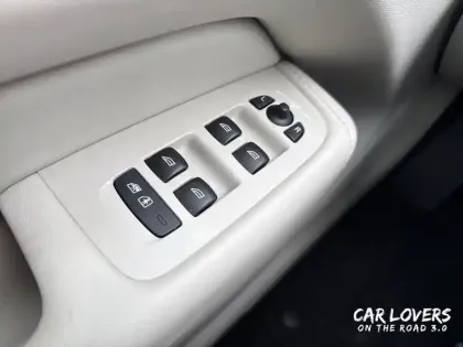 Photo 14 Volvo Xc60  T6 Recharge AWD 253 ch + 145 ch Geartronic 8