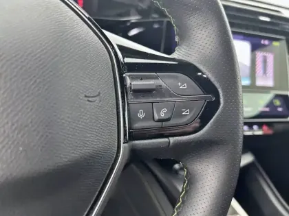 Photo 19 Peugeot 308  PureTech 130ch S&S EAT8