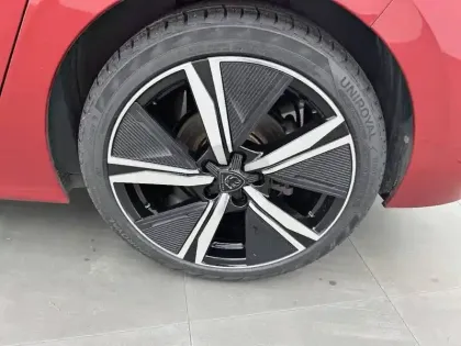 Photo 12 Peugeot 308  PureTech 130ch S&S EAT8