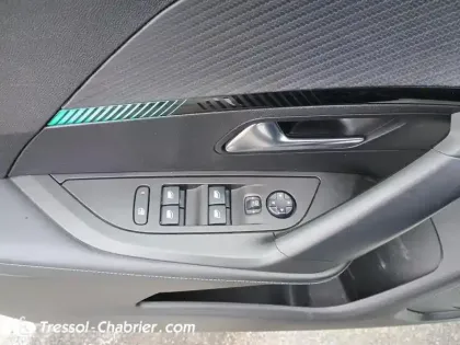 Photo 19 Peugeot 2008  BlueHDi 110 S&S BVM6 Allure Pack