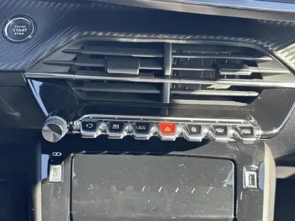 Photo 12 Peugeot 208  PureTech 100 S&S BVM6 Allure Pack