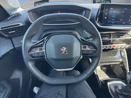 Photo 11 Peugeot 208  PureTech 100 S&S BVM6 Allure Pack