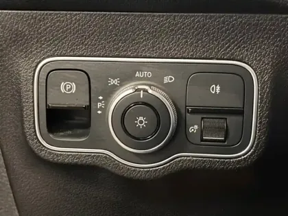 Photo 22 Mercedes GLB 200 d AMG Line