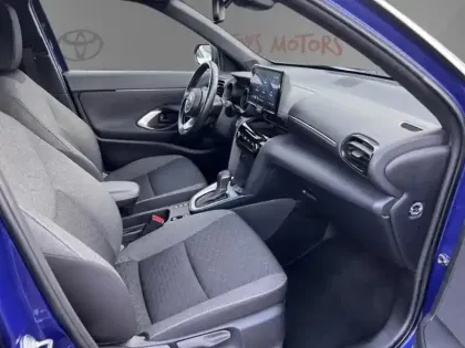 Photo 9 Toyota Yaris Hybrid 2WD Design Cargo