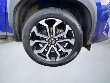 Photo 8 Toyota Yaris Hybrid 2WD Design Cargo