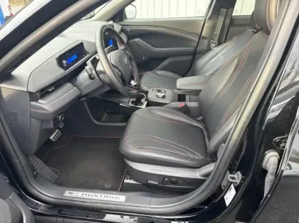 Photo 9 Ford Mustang 294ch Extended Range 91kWh Premium Propulsion