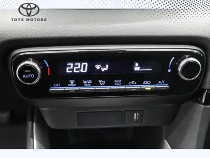 Photo 16 Toyota Yaris Hybride 116h Dynamic