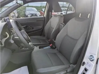 Photo 12 Toyota Yaris Hybride 1.5 HYBRID 130H DESIGN PACK CARGO 130