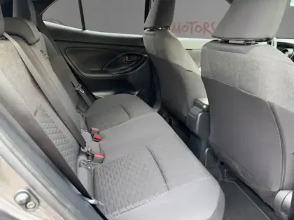 Photo 9 Toyota Yaris 1.5 HYBRID 116H DESIGN AUTO