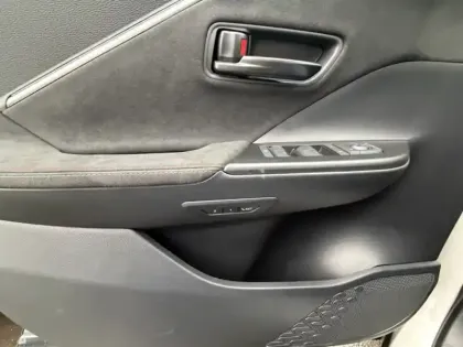 Photo 23 Toyota C-HR 1.8 Hybride 140 GR Sport Pack Techno + HYBR