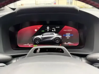 Photo 17 Toyota C-HR 1.8 Hybride 140 GR Sport Pack Techno + HYBR