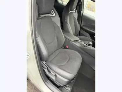 Photo 18 Toyota C-HR 1.8 Hybride 140 GR Sport Pack Techno + HYBR