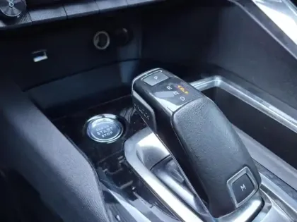 Photo 9 Peugeot 3008  1.2 PureTech 130ch S&S GT EAT8