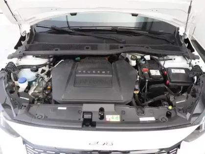 Photo 11 Peugeot 208  e- 136ch GT