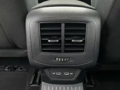 Photo 14 Volkswagen T-roc  1.5 TSI EVO 150ch Carat DSG7 S&S