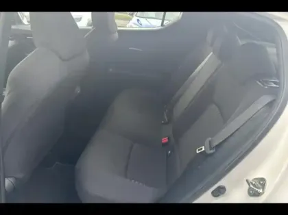 Photo 10 Toyota C-HR  1.8 Hybride 122ch Dynamic MY23