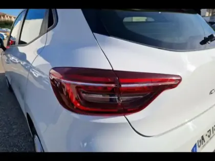 Photo 13 Renault Clio Gén. V (BJA) Ph1 NG Evolution 5