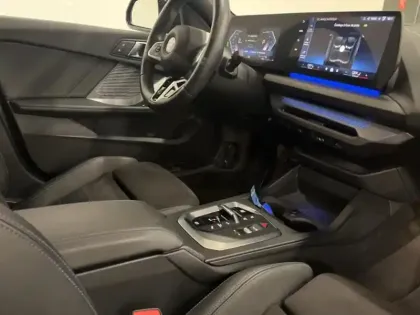 Photo 11 BMW Serie 1 Série 1 120A 170ch M Sport DKG7