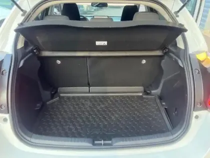 Photo 12 Toyota Yaris  116h Design Pack Confort  5p MY25