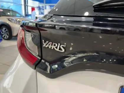 Photo 8 Toyota Yaris  120 VVT-i Dynamic Business 5p MY22