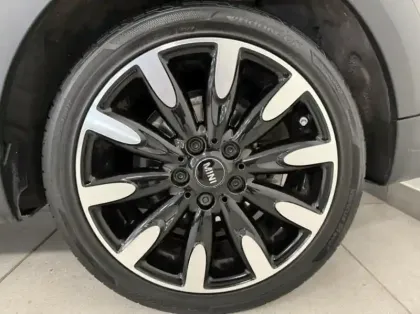 Photo 8 Mini Mini  5 Portes Cooper 136ch Edition Premium BVA7