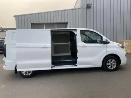 Photo 8 Ford Custom Gén. II Ph1 Limited 1