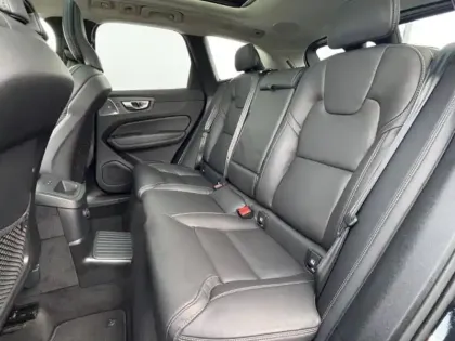 Photo 7 Volvo Xc60  T6 Hybride Rechargeable 253 + 145ch Ultra Style Dark Geartronic 8 AWD