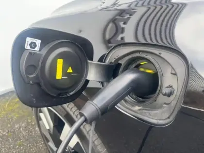 Photo 11 Volvo Xc60  T6 Hybride Rechargeable 253 + 145ch Ultra Style Dark Geartronic 8 AWD