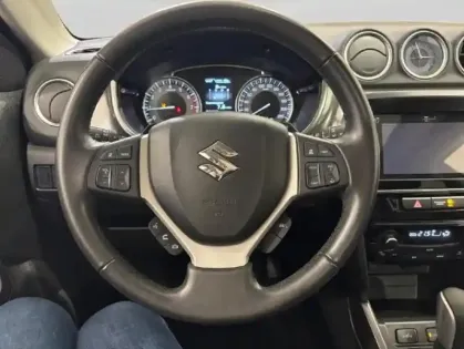 Photo 15 Suzuki Vitara  1.4 Boosterjet Hybrid 129ch Privilège Auto Allgrip Tpano Camera