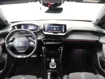 Photo 7 Peugeot 2008  1.2 PureTech 130ch S&S GT Line EAT8 7cv