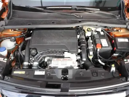 Photo 11 Peugeot 2008  1.2 PureTech 130ch S&S GT Line EAT8 7cv